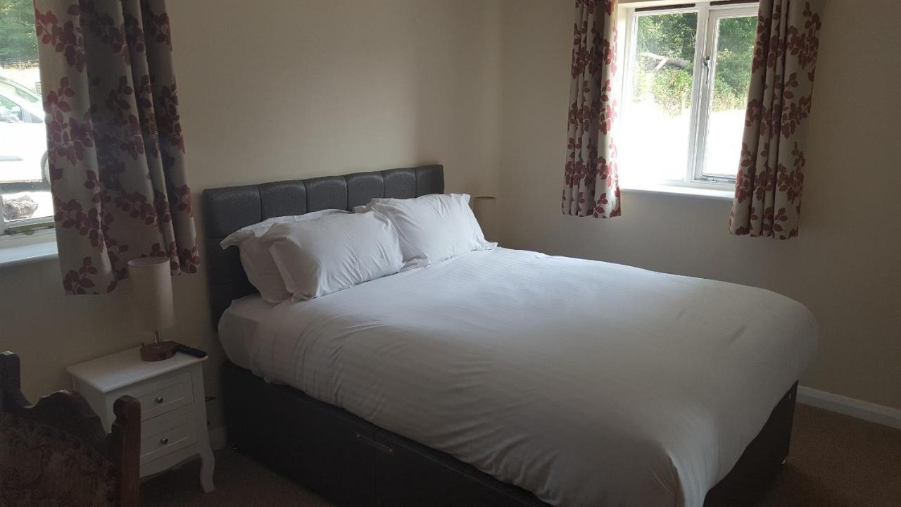 Oakside Lodge Guest House แคนเทอร์เบอรี ภายนอก รูปภาพ
