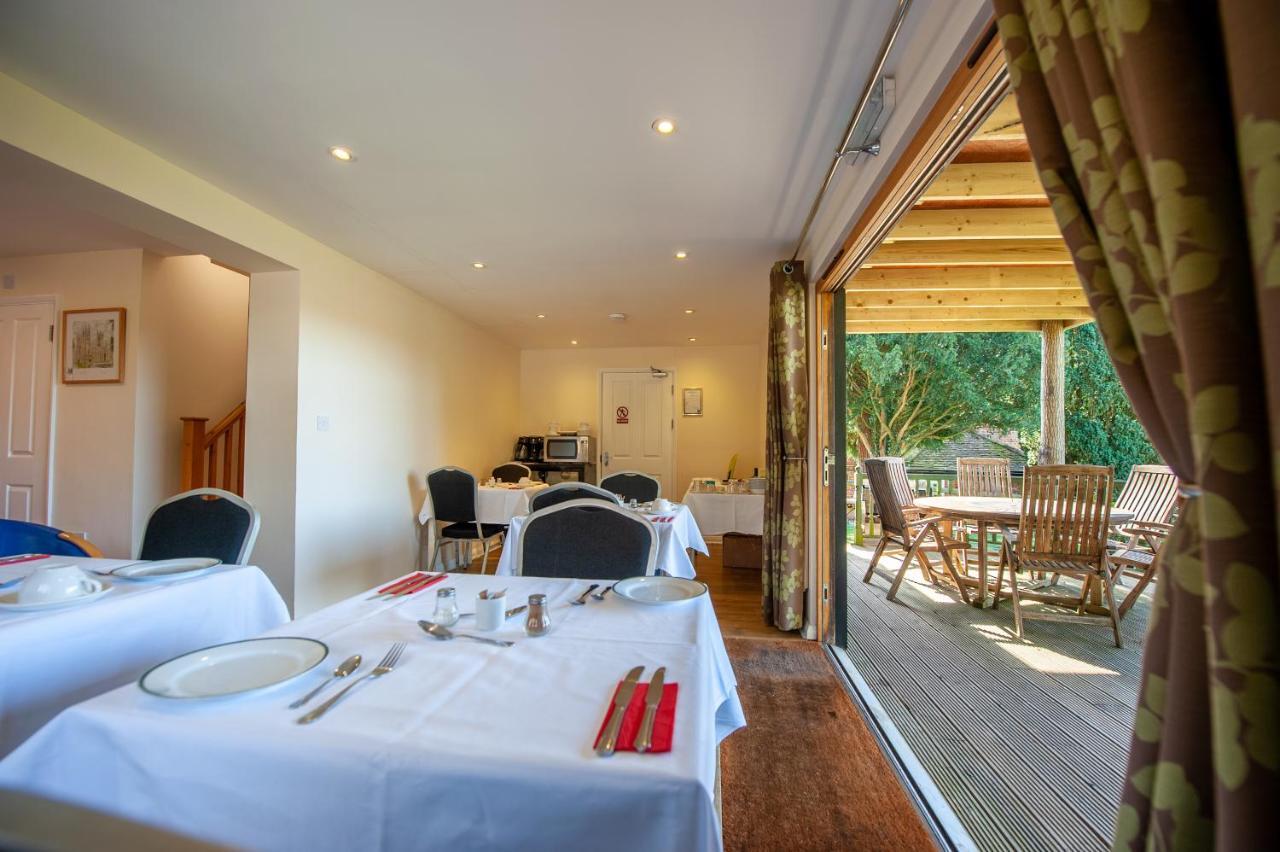 Oakside Lodge Guest House แคนเทอร์เบอรี ภายนอก รูปภาพ